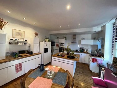 Viager maison Riom 63200 Puy-de-Dôme 320 m2 14 pièces 477750 euros