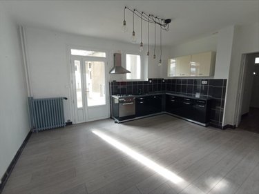 Immeuble a vendre Condé-en-Normandie 14110 Calvados 160 m2  124630 euros