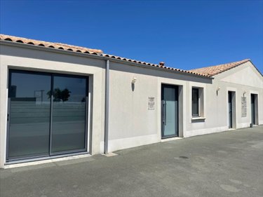 Fonds et murs commerciaux a vendre Andilly 17230 Charente-Maritime 262 m2  468000 euros