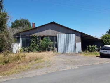 Fonds et murs commerciaux a vendre La Flèche 72200 Sarthe 300 m2  33000 euros