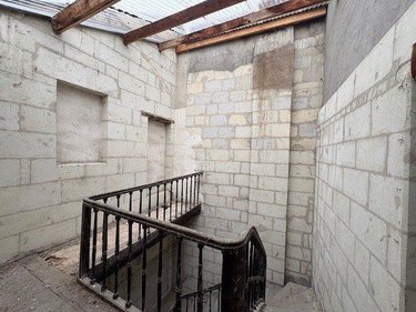 Immeuble a vendre Saumur 49400 Maine-et-Loire 350 m2  174600 euros