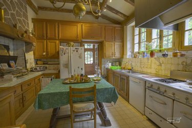 Maison a vendre Vic-sur-Cère 15800 Cantal 450 m2 10 pièces 668800 euros