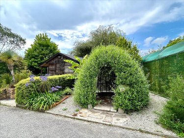 Fonds et murs commerciaux a vendre Saint-Sauveur-le-Vicomte 50390 Manche 1300 m2  147680 euros