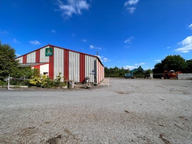 Immeuble a vendre Scaër 29390 Finistère 400 m2  199000 euros