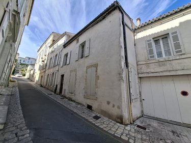 Appartement a vendre Saintes 17100 Charente-Maritime 74 m2 3 pièces 157000 euros