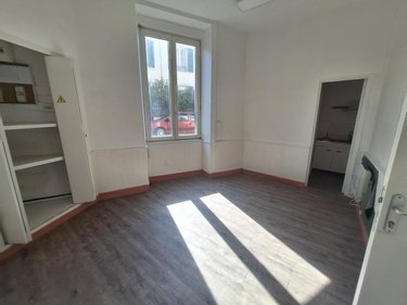 Location fonds et murs commerciaux Saint-Malo 35400 Ille-et-Vilaine 70 m2  760 euros