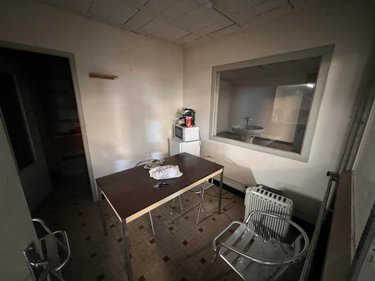 Location fonds et murs commerciaux Iwuy 59141 Nord 1300 m2  2700 euros