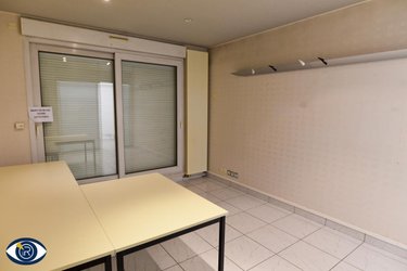 Fonds et murs commerciaux a vendre Laval 53000 Mayenne 229 m2  374400 euros