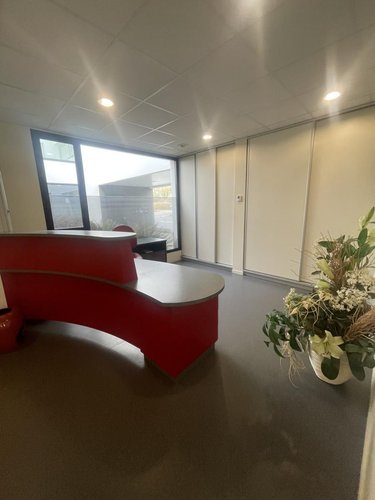 Fonds et murs commerciaux a vendre Vannes 56000 Morbihan 124 m2  330750 euros