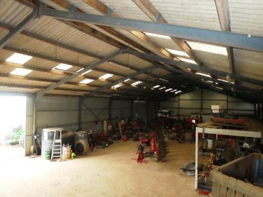 Divers a vendre Séglien 56160 Morbihan 900 m2  137100 euros