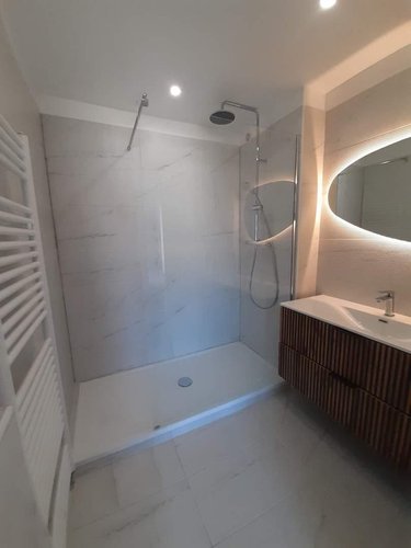 Location appartement Divonne-les-Bains 01220 Ain 46 m2 1 pièce 1580 euros