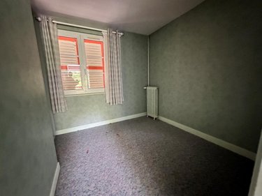Fonds et murs commerciaux a vendre Saint-Jacques-des-Blats 15800 Cantal 700 m2  95400 euros