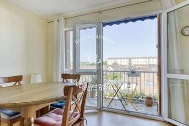 Appartement a vendre Le Chesnay-Rocquencourt 78150 Yvelines 67 m2 3 pièces 320000 euros