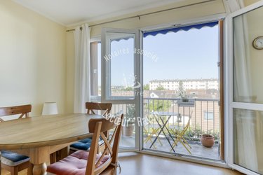 Appartement a vendre Le Chesnay-Rocquencourt 78150 Yvelines 67 m2 3 pièces 299900 euros