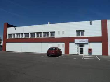 Location fonds et murs commerciaux Cambrai 59400 Nord 232 m2  2170 euros