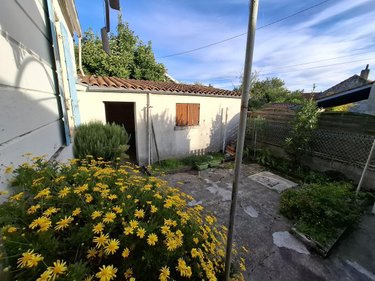 Maison a vendre Saintes 17100 Charente-Maritime 63 m2 3 pièces 115412 euros