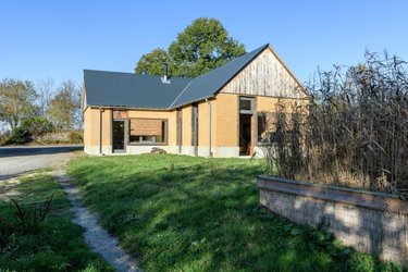 Fonds et murs commerciaux a vendre Saint-Germain-sur-Ille 35250 Ille-et-Vilaine 81 m2  158962 euros