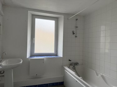 Immeuble a vendre Chemillé-en-Anjou 49120 Maine-et-Loire 210 m2  209600 euros