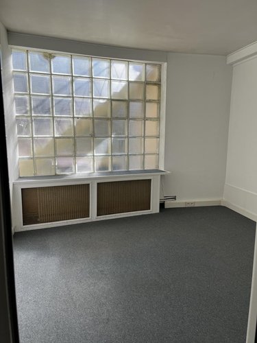 Location fonds et murs commerciaux Hénin-Beaumont 62110 Pas-de-Calais 93 m2  900 euros