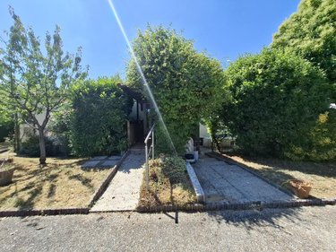 Maison a vendre Saintes 17100 Charente-Maritime 137 m2 6 pièces 314760 euros
