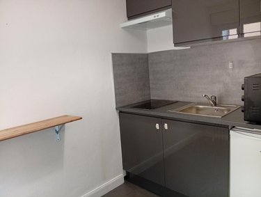 Location appartement Reims 51100 Marne 18 m2 1 pièce 420 euros