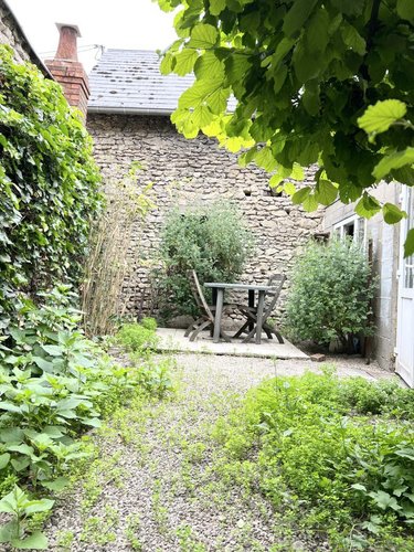 Fonds et murs commerciaux a vendre Oucques La Nouvelle 41290 Loir-et-Cher 205 m2  69960 euros