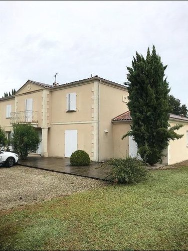 Maison a vendre Barbezieux-Saint-Hilaire 16300 Charente 242 m2 5 pièces 399000 euros