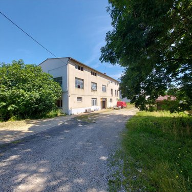 Immeuble a vendre Saint-Vit 25410 Doubs 654 m2  389000 euros