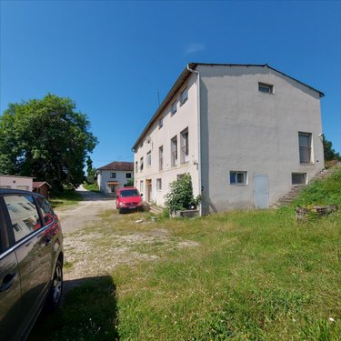 Immeuble a vendre Saint-Vit 25410 Doubs 654 m2  389000 euros