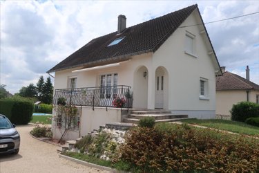 Maison a vendre Mehun-sur-Yèvre 18500 Cher 130 m2 7 pièces 183750 euros