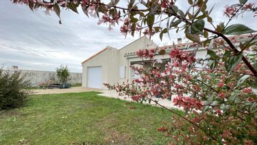 Maison a vendre Salles-sur-Mer 17220 Charente-Maritime 124 m2 5 pièces 391000 euros