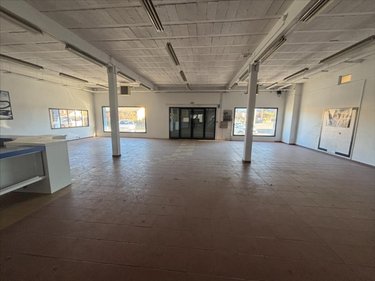 Location fonds et murs commerciaux Ur 66760 Pyrénées-Orientales 250 m2  3150 euros
