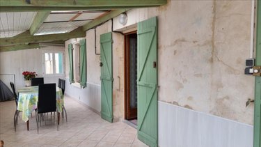 Maison a vendre Saint-Genis-de-Saintonge 17240 Charente-Maritime 296 m2 12 pièces 210000 euros