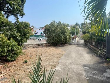 Terrain a batir a vendre Saint-Leu 97436 Réunion 900 m2  1090000 euros