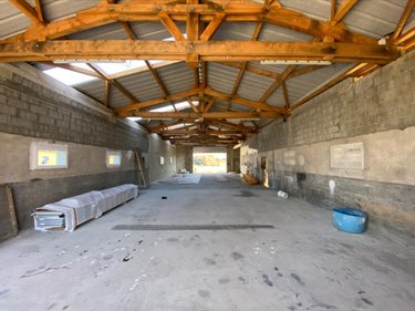 Fonds et murs commerciaux a vendre Lafeuillade-en-Vézie 15130 Cantal 338 m2  199810 euros