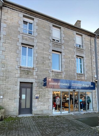 Immeuble a vendre Callac 22160 Côtes-d'Armor 250 m2  157500 euros
