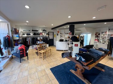 Immeuble a vendre Callac 22160 Côtes-d'Armor 250 m2  157500 euros