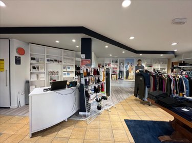 Immeuble a vendre Callac 22160 Côtes-d'Armor 250 m2  157500 euros