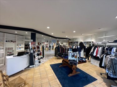 Immeuble a vendre Callac 22160 Côtes-d'Armor 250 m2  157500 euros