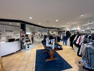 Immeuble a vendre Callac 22160 Côtes-d'Armor 250 m2  157500 euros