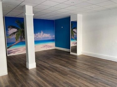 Location fonds et murs commerciaux Elbeuf 76500 Seine-Maritime 65 m2  1250 euros