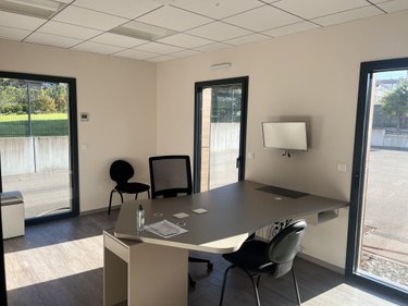 Fonds et murs commerciaux a vendre Dole 39100 Jura 280 m2  800000 euros