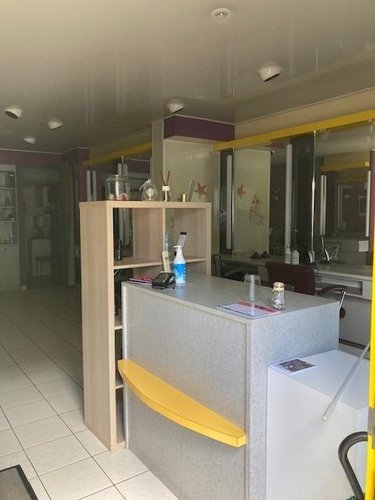 Fonds et murs commerciaux a vendre Grand-Couronne 76530 Seine-Maritime 76 m2  91600 euros