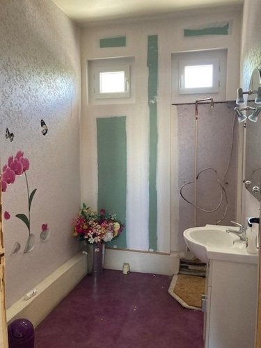 Fonds et murs commerciaux a vendre Grand-Couronne 76530 Seine-Maritime 76 m2  97020 euros