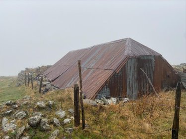 Bien agricole a vendre Collandres 15400 Cantal  777000 euros