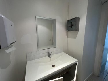 Fonds et murs commerciaux a vendre Le Mans 72000 Sarthe 112 m2  162980 euros