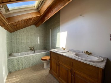 Immeuble a vendre Aurillac 15000 Cantal 410 m2  286200 euros