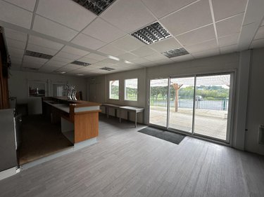 Fonds et murs commerciaux a vendre Val d'Erdre-Auxence 49370 Maine-et-Loire 430 m2  314400 euros