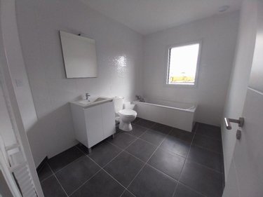 Location maison Dol-de-Bretagne 35120 Ille-et-Vilaine 94 m2 5 pièces 1150 euros
