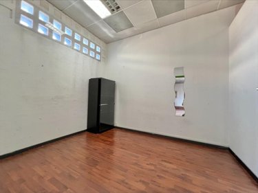 Fonds et murs commerciaux a vendre Le Tampon 97430 Réunion 120 m2  252000 euros